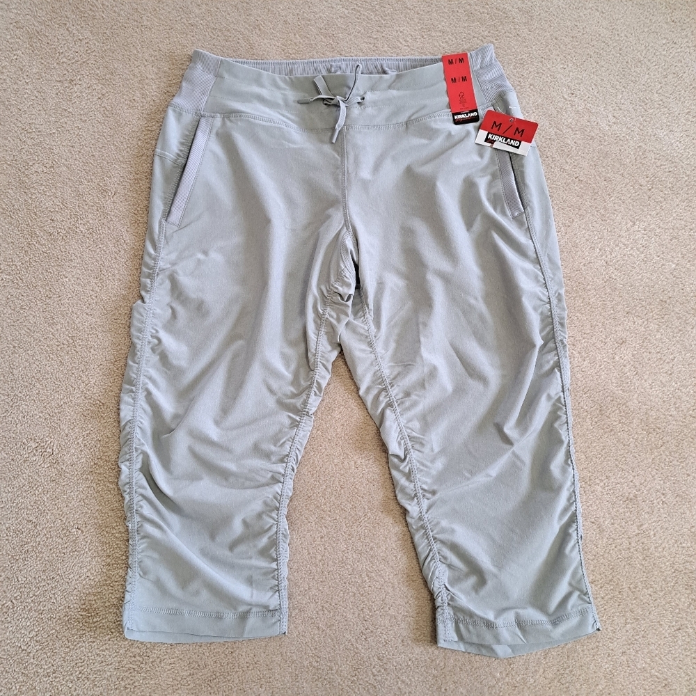 Kirkland Signature Ladies Active Capris Grey Size Medium Stretch Casual NEW